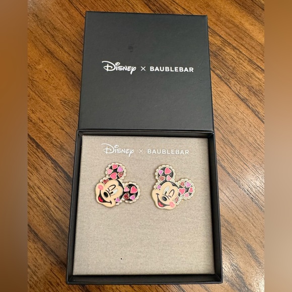 Mickey Hearts Earrings 🩷 - Picture 3 of 3